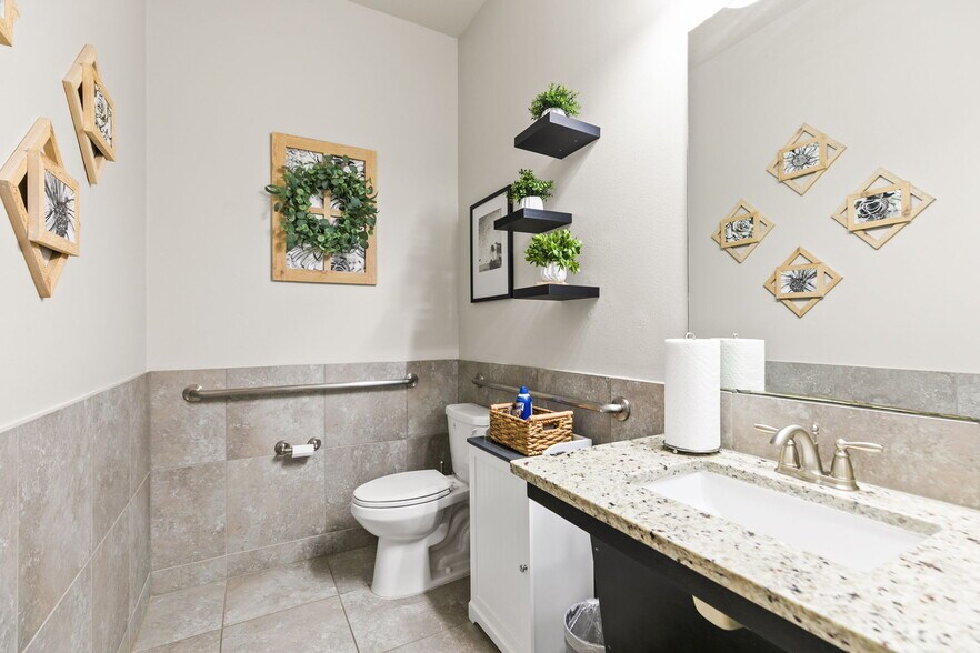 More Photos Of 13715 Office Park Dr, Houston Office For Sale