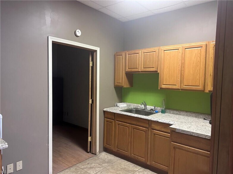 More Photos Of 54760 Neffs Bellaire Rd, Bellaire Warehouse For Lease