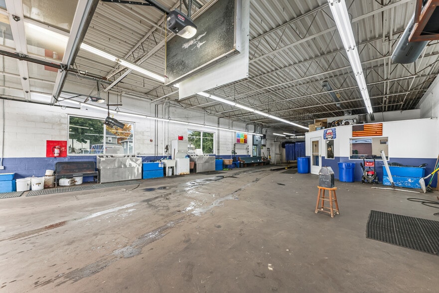 More Photos Of 44 E Harrison St, Alliance Carwash For Sale