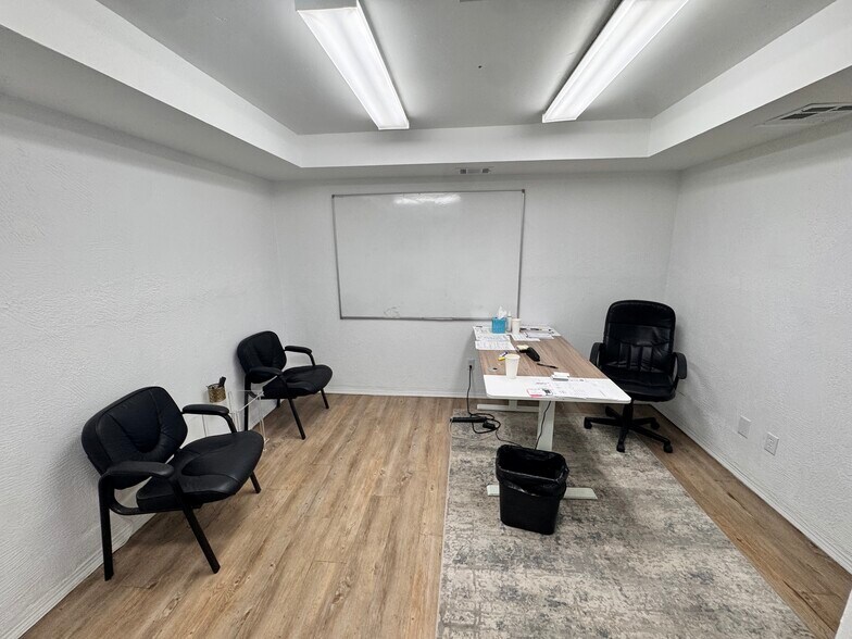 More Photos Of 3504 S Meridian Ave, Oklahoma City Warehouse For Lease