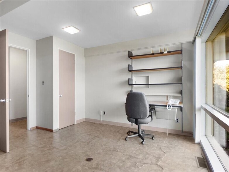 More Photos Of 5973 Walworth Rd, Ontario Medical For Sale