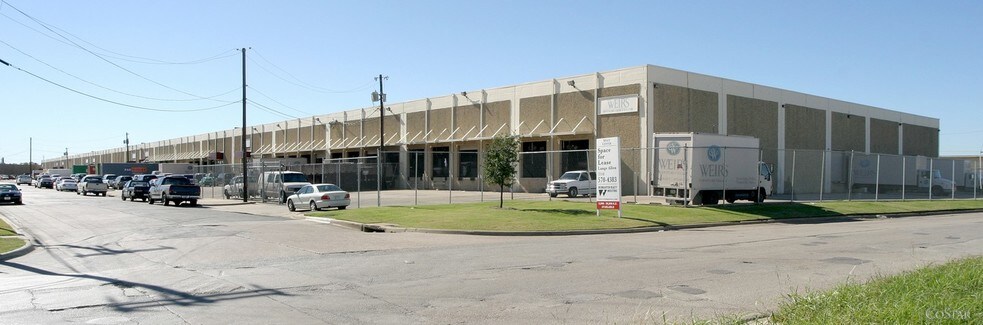More Photos Of 3511-3539 Irving Blvd, Dallas Light Distribution For Lease