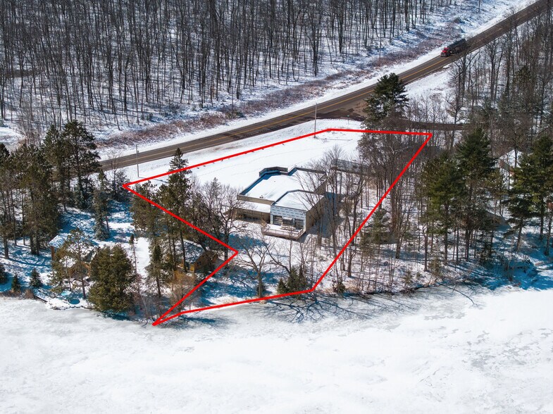 More Photos Of 11706 N Eaton Rd, Hayward Bar For Sale