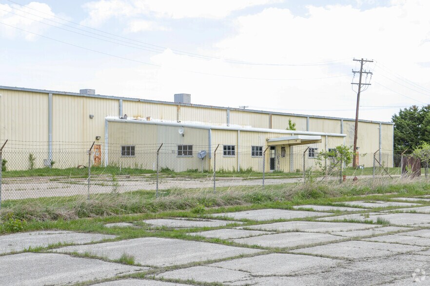 More Photos Of 1901 Boundary Ave, Pawhuska Warehouse For Lease