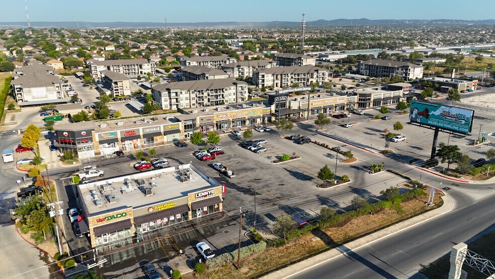 More Photos Of 7915 W Loop 1604 N, San Antonio General Retail For Lease