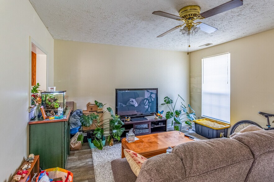 More Photos Of 291 Dunbar Cave Rd, Clarksville Multifamily For Sale
