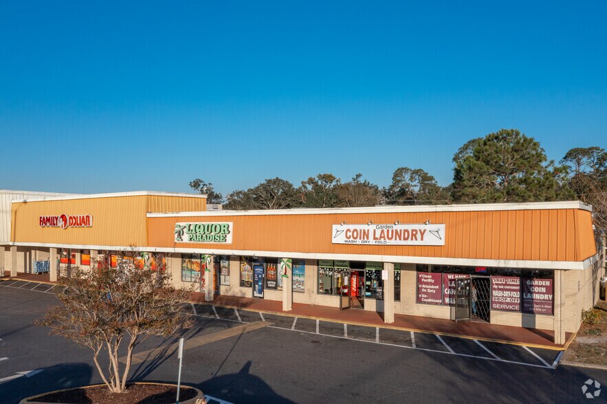 More Photos Of 8183 W Fairfield Dr, Pensacola Unknown For Lease