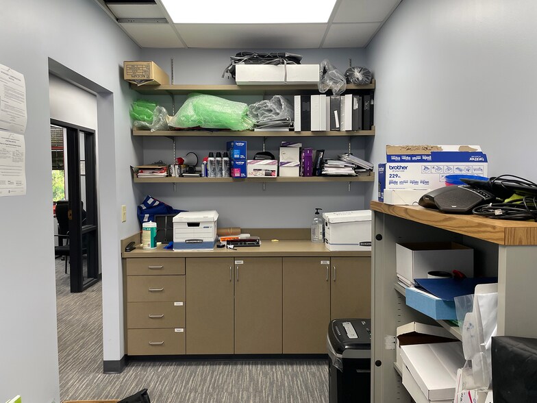 More Photos Of 213 Overlook Cir, Brentwood Office For Lease