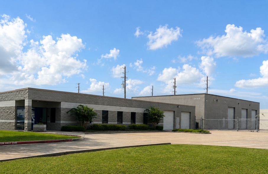 Primary Photo Of 12810 Century Dr, Stafford Showroom For Lease
