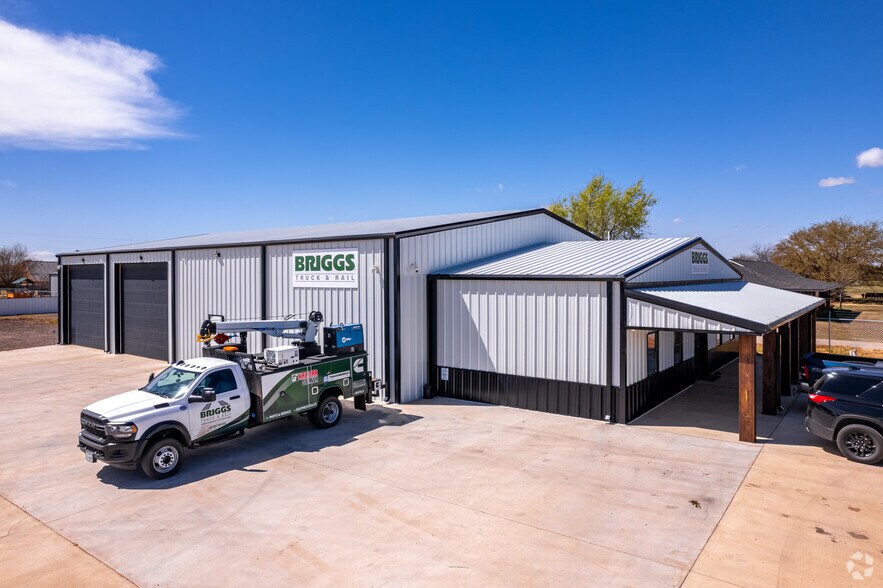 More Photos Of 1627 County Road 7340, Lubbock Warehouse For Sale