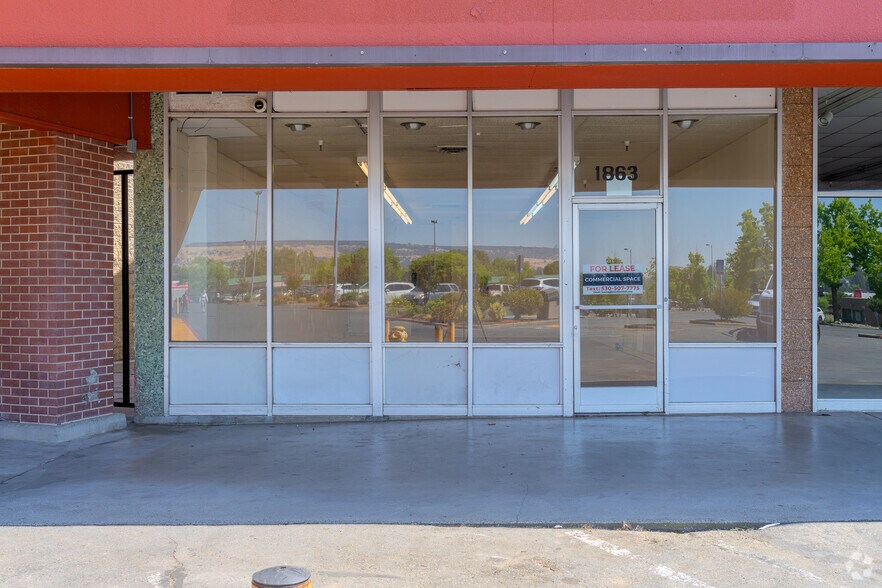 More Photos Of 1815-1985 Oro Dam Blvd E, Oroville Department Store For Sale
