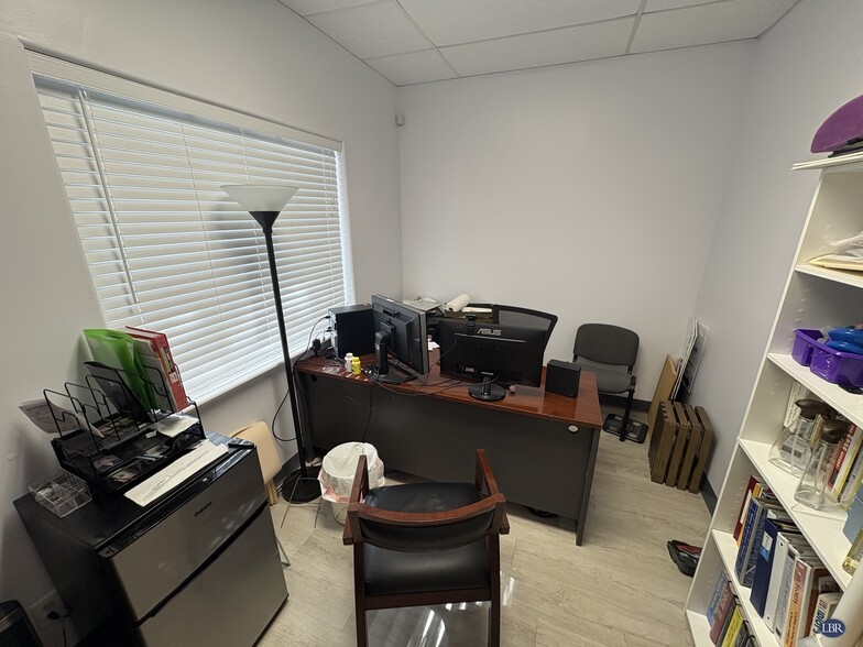 More Photos Of 129 W Hibiscus Blvd, Melbourne Office For Lease