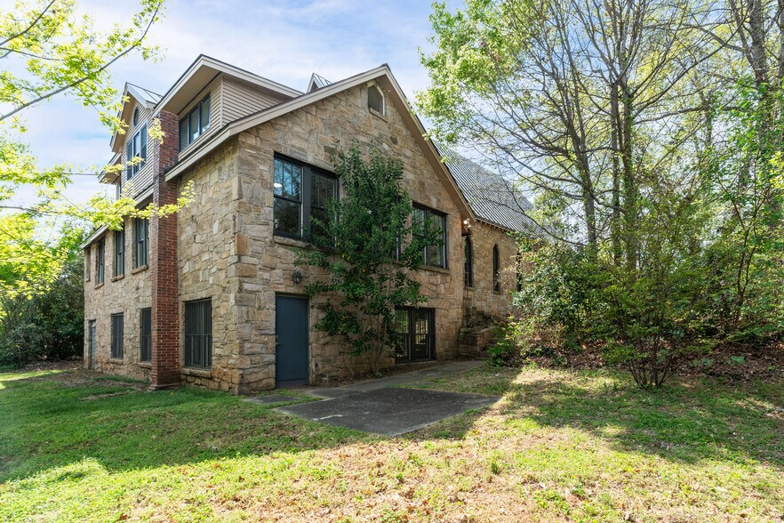 More Photos Of 208 St Marys St, Raleigh Loft Creative Space For Lease