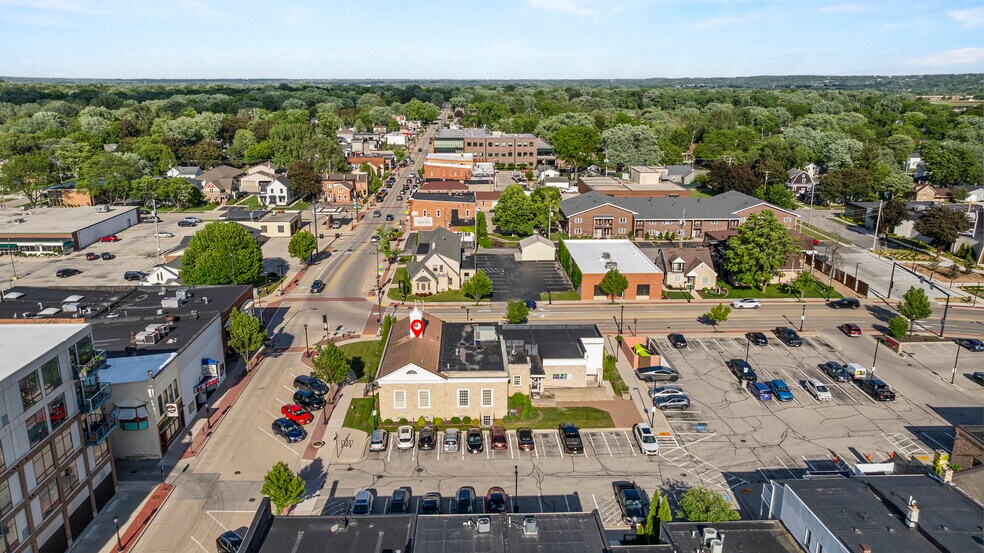 More Photos Of 416 George St, De Pere Office For Sale
