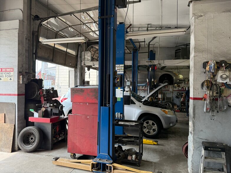 More Photos Of 500 Livingston St, Elizabeth Auto Repair For Sale