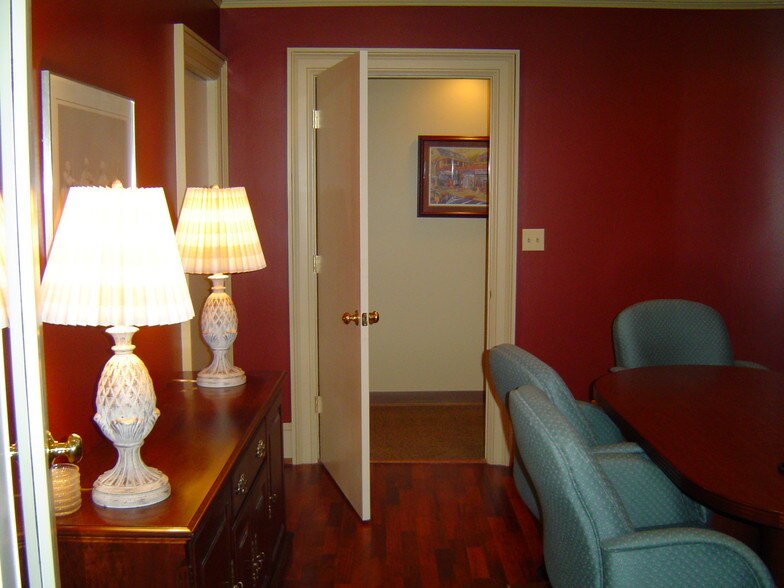 More Photos Of 30 Franklin Rd SW, Roanoke Office For Lease