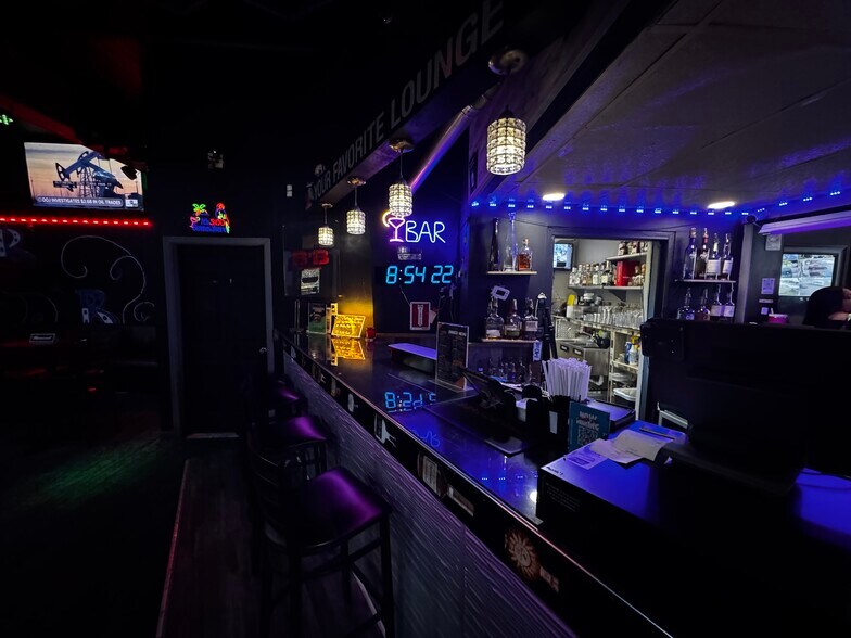 More Photos Of 2914 Salem Ave, Dayton Bar For Sale