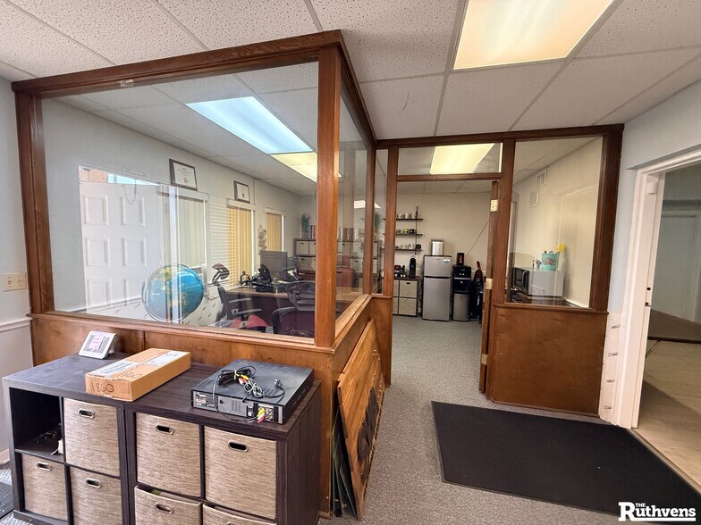 More Photos Of 1625 N US Highway 17, Eagle Lake Office For Lease