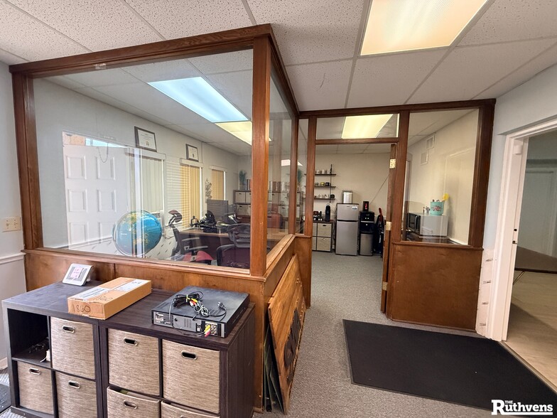 More Photos Of 1625 N US Highway 17, Eagle Lake Office For Lease