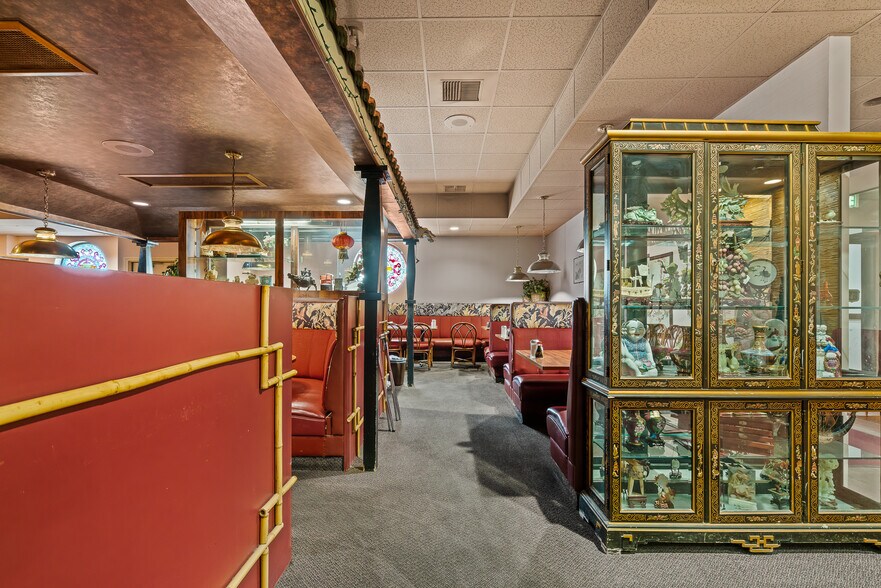 More Photos Of 9 S 1st St, Yakima Restaurant For Sale