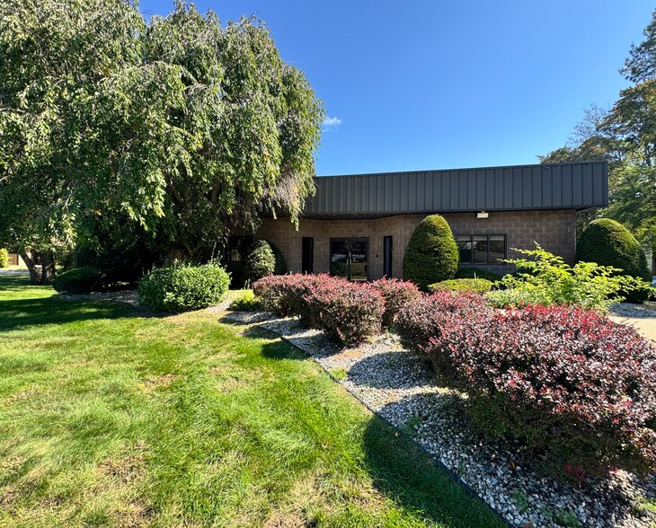 Primary Photo Of 280 Moody St, Ludlow Flex For Lease