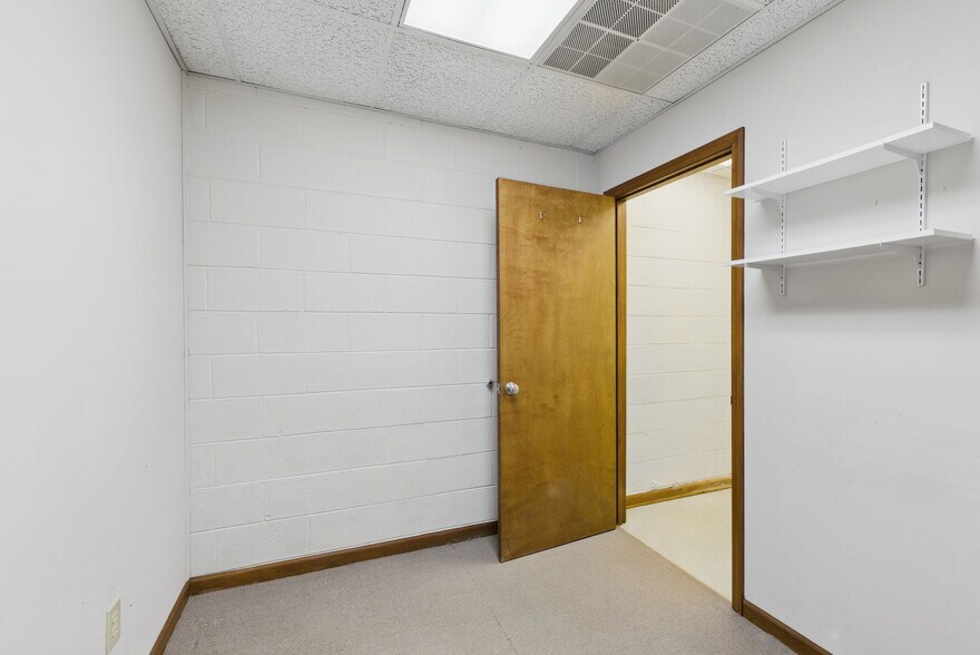 More Photos Of 141 Tryon Rd, Rutherfordton Healthcare For Lease