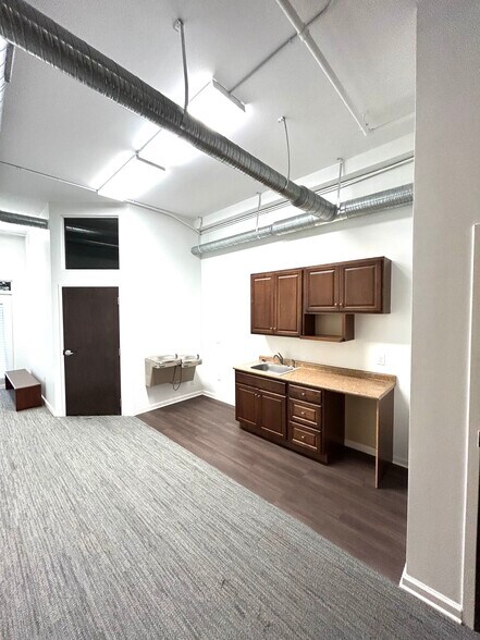 More Photos Of 512 S Elm St, Greensboro Storefront Retail Residential For Lease