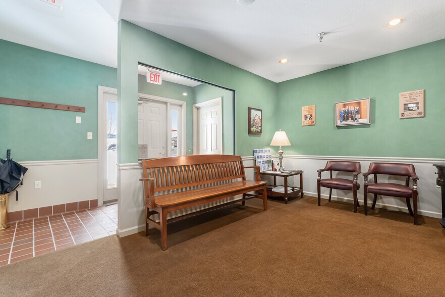 More Photos Of 240 S 4th St, Coshocton Office For Lease