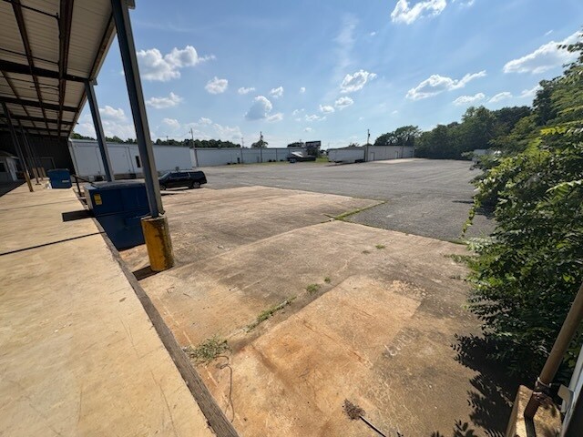 More Photos Of 1635-4 E Dixon Blvd, Shelby Flex For Lease