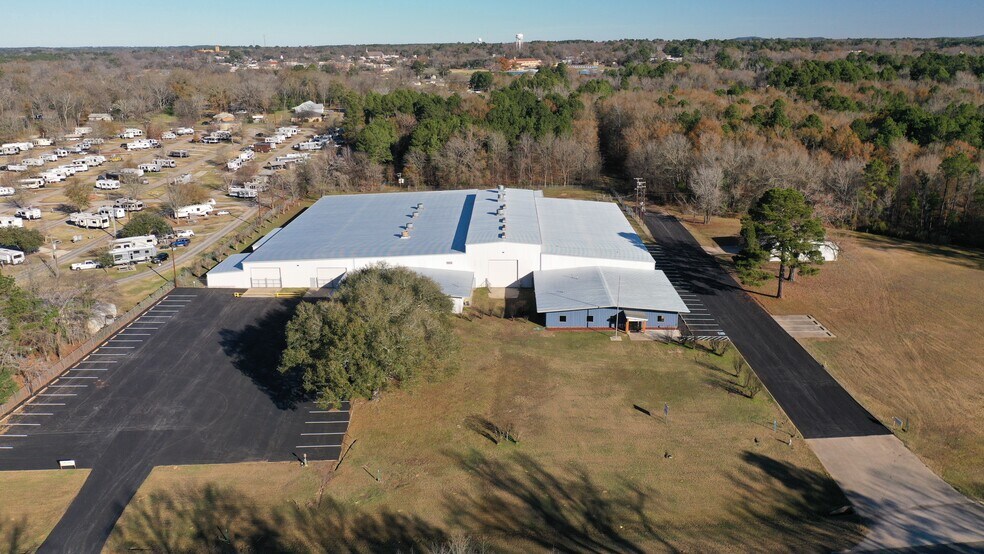 More Photos Of 600 S Loop 485, Gladewater Manufacturing For Lease