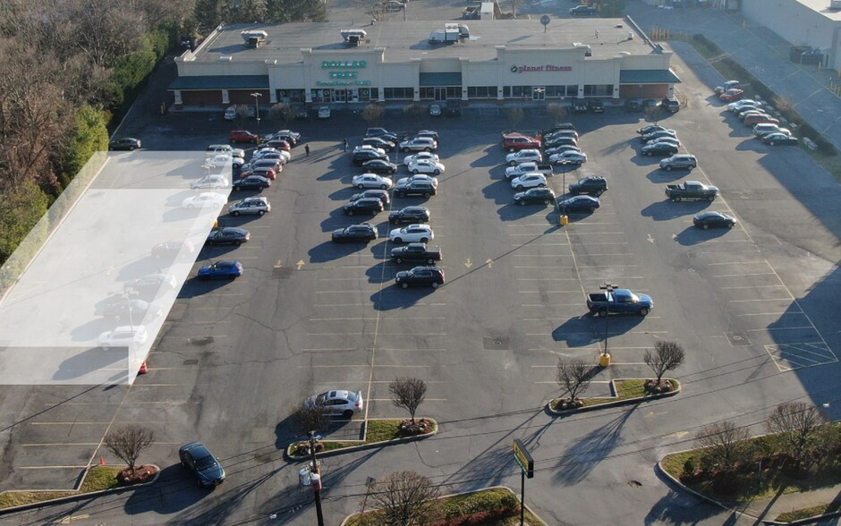 More Photos Of 894 Sunrise Hwy, Bay Shore Freestanding For Lease