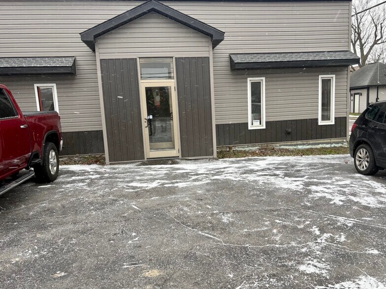 More Photos Of 116 Lake Ave, Buffalo Office For Lease