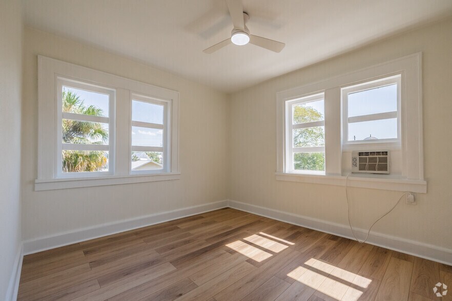 More Photos Of 218 N Pinellas Ave, Tarpon Springs Apartments For Sale