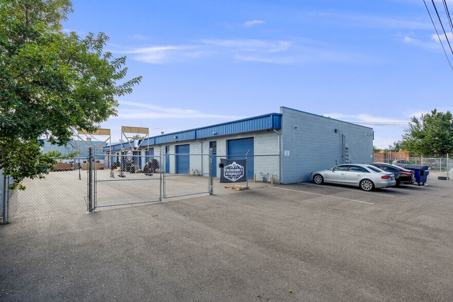More Photos Of 3120 Beacon St, Colorado Springs Warehouse For Lease