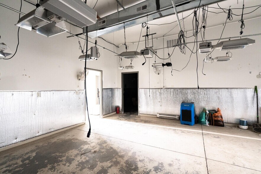 More Photos Of 2831 59th Ln, Boone Specialty For Sale