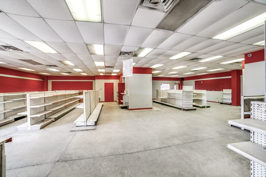 More Photos Of 6301 Mcpherson Rd, Laredo Distribution For Sale