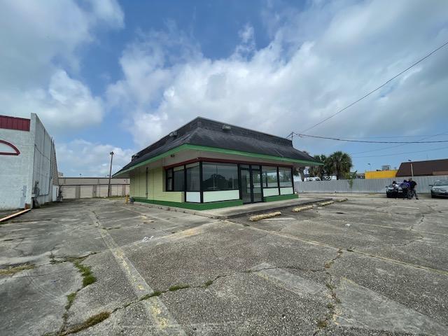 More Photos Of 7100 Downman Rd, New Orleans Freestanding For Sale