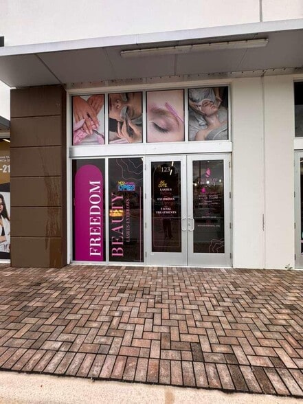 More Photos Of 10890 NW 17th St, Doral Storefront Retail Office For Sale