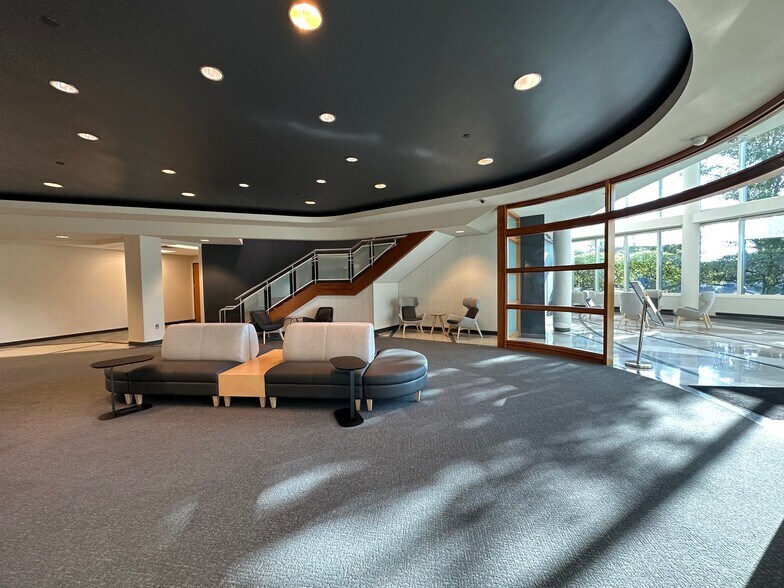 More Photos Of 27500 Drake Rd, Farmington Hills Office For Lease