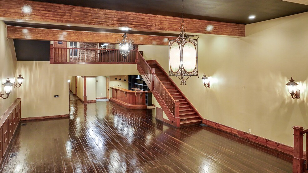 More Photos Of 117 W Walnut St, Rogers Restaurant For Sale