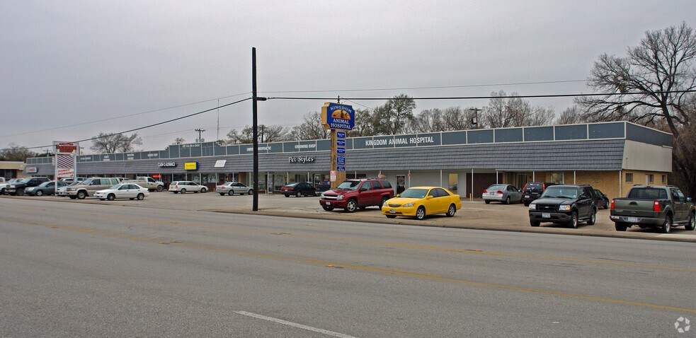More Photos Of 800 E Villa Maria Rd, Bryan Storefront For Lease
