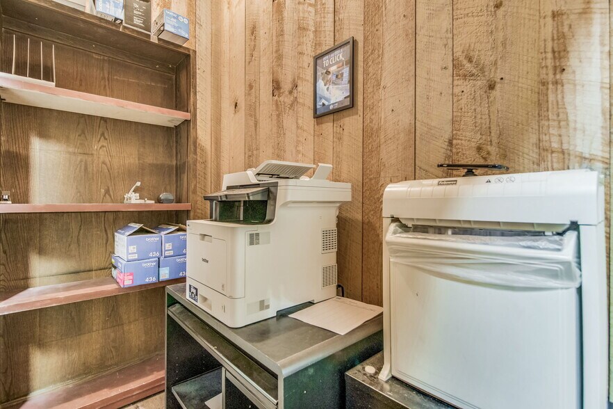 More Photos Of 725 S J St, Pensacola Office Residential For Sale