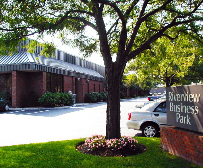 More Photos Of 300 Commercial St, Malden Light Manufacturing For Lease