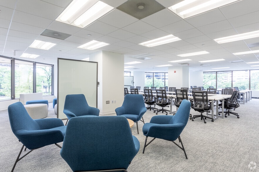 More Photos Of 8200 Greensboro Dr, Mc Lean Office For Lease