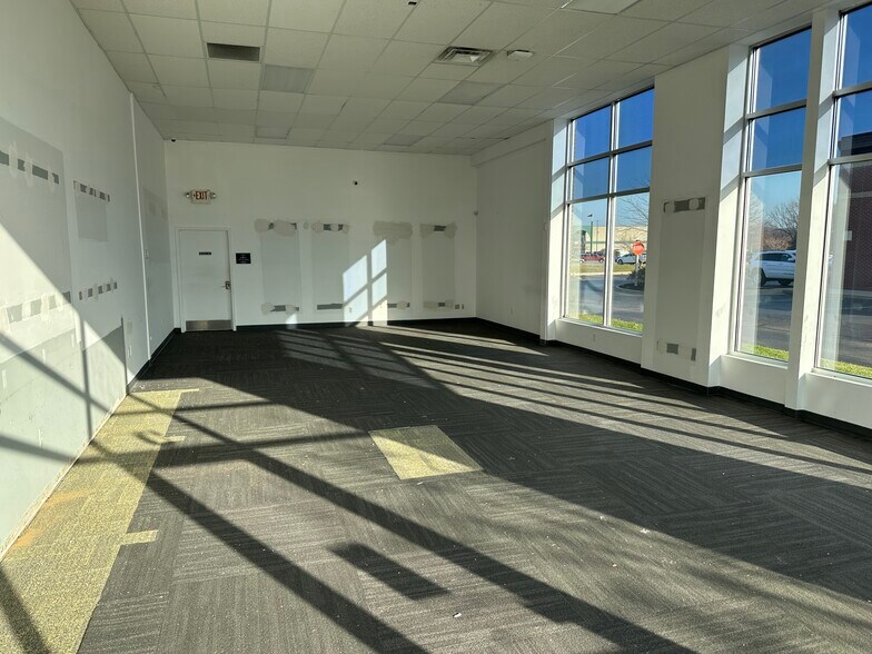 More Photos Of 6880 W Main St, Kalamazoo General Retail For Sale