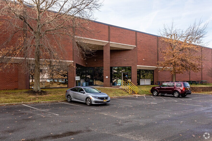 More Photos Of 21 S Middlesex Ave, Monroe Township Warehouse For Lease