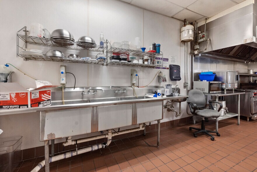 More Photos Of 118 Shenandoah Dr, The Woodlands Unknown For Lease