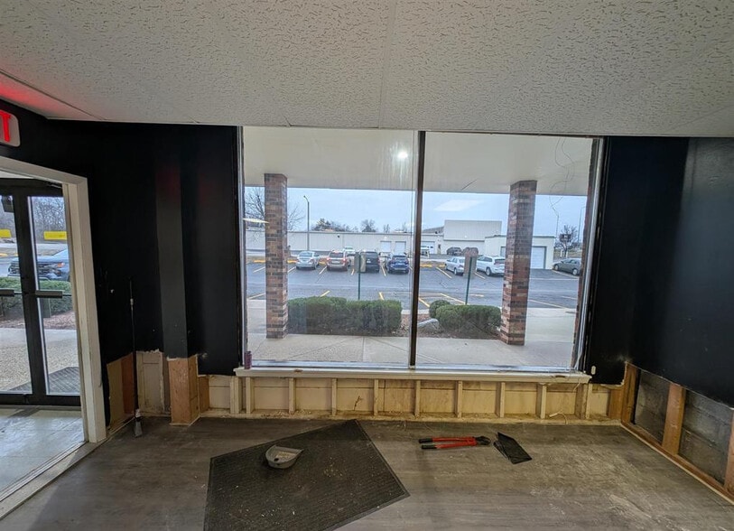 More Photos Of 7501 N University St, Peoria General Retail For Lease