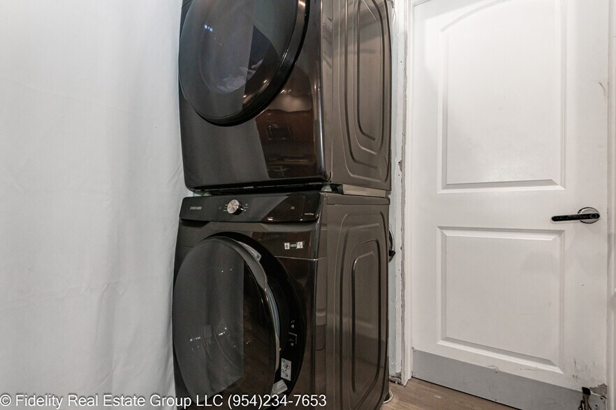 More Photos Of 1425 Ne 55th St, Fort Lauderdale Specialty For Sale