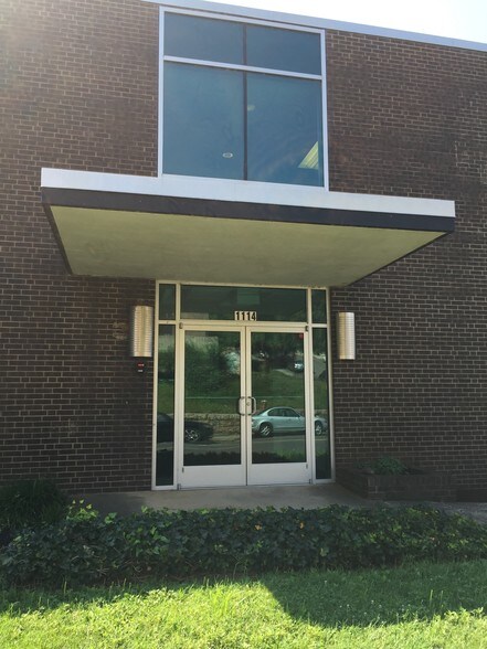 More Photos Of 1114 Clinch Ave, Knoxville Office For Sale